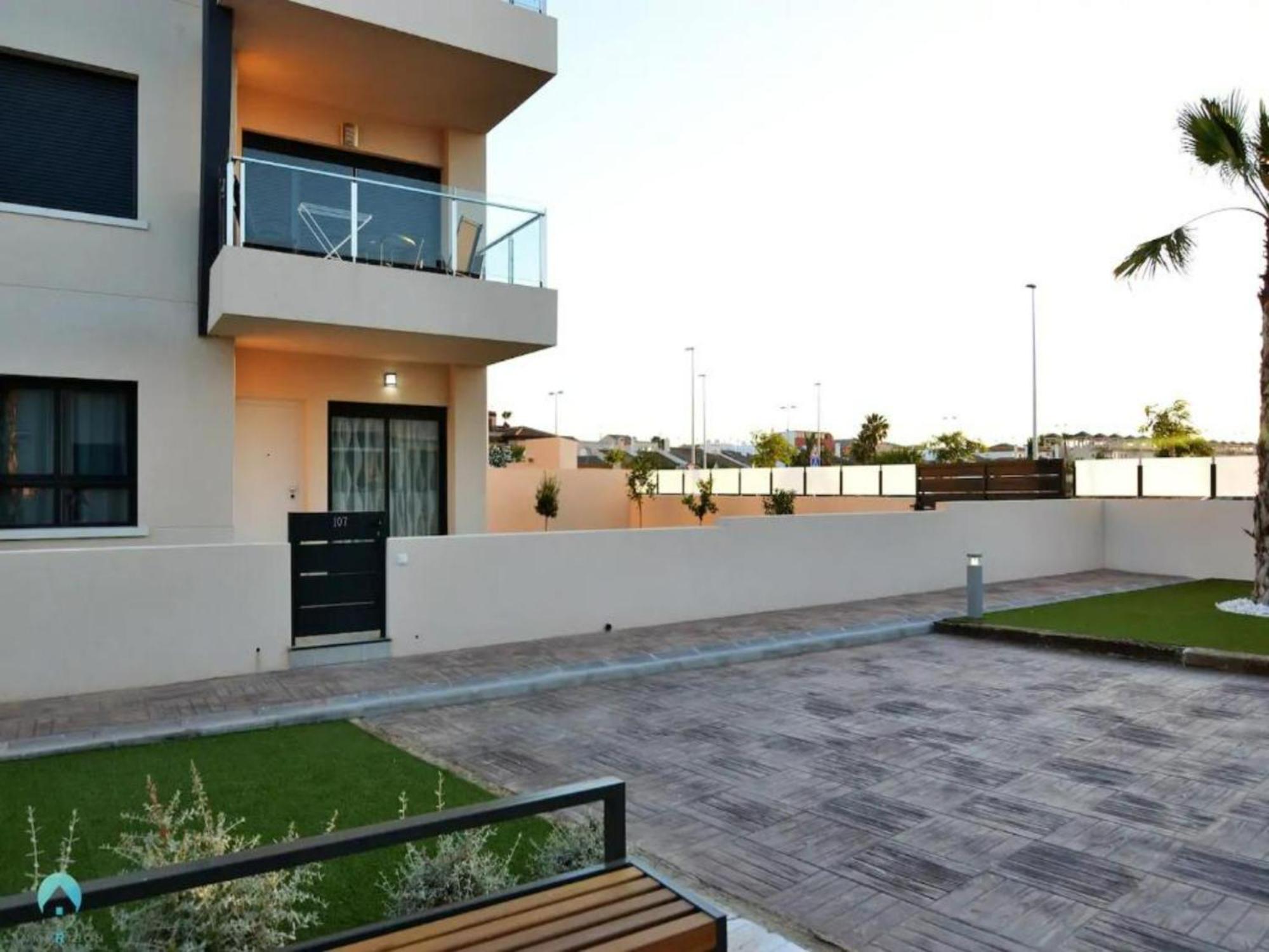 New Luxury Detached Villa With Pool At Beach Пілар-де-ла-Орадада Екстер'єр фото